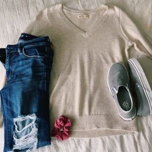 Knit long sleeve Hollister sweater!